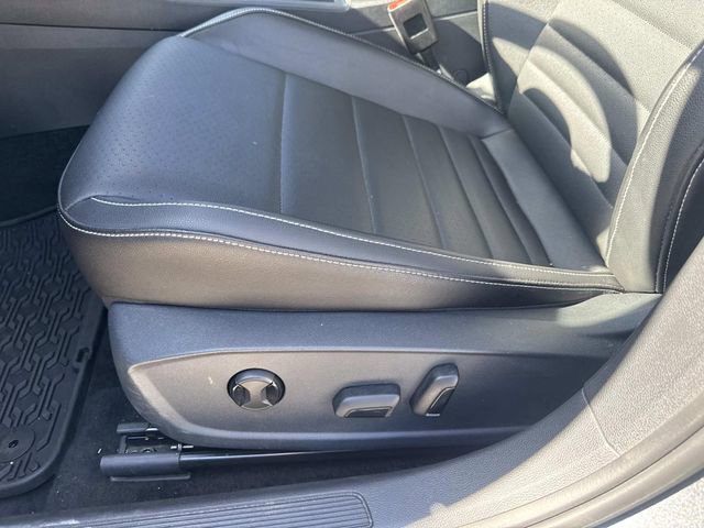 Certified 2022 Volkswagen Jetta SE image 13