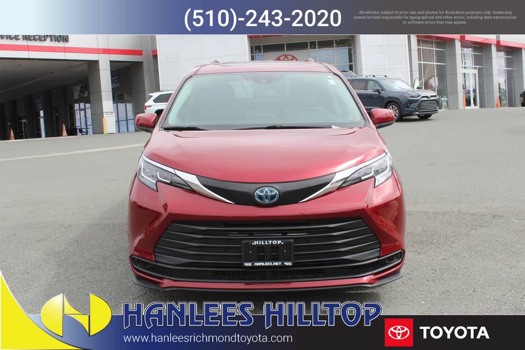 Used 2021 Toyota Sienna LE w/ LE Plus Package FWD image 4