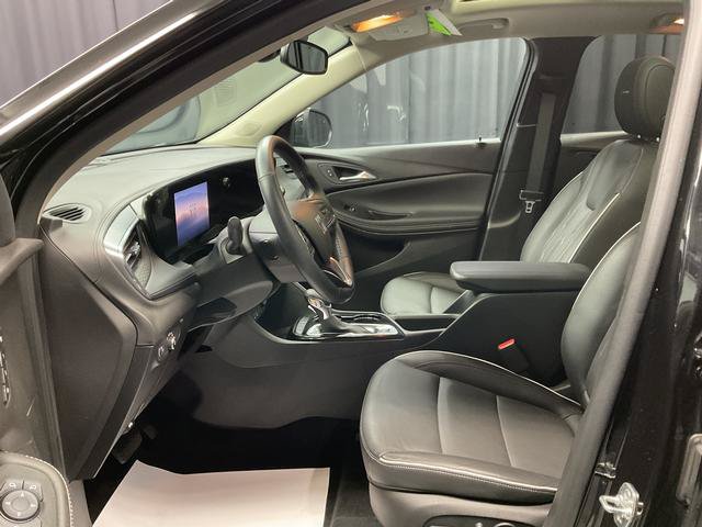 Used 2025 Buick Encore GX Avenir w/ Avenir Convenience Package AWD/4WD image 7