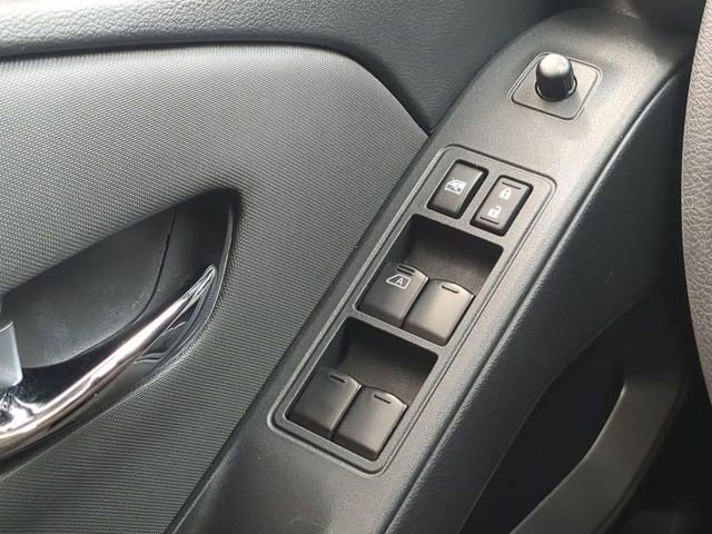 Used 2024 Nissan Frontier SV image 26