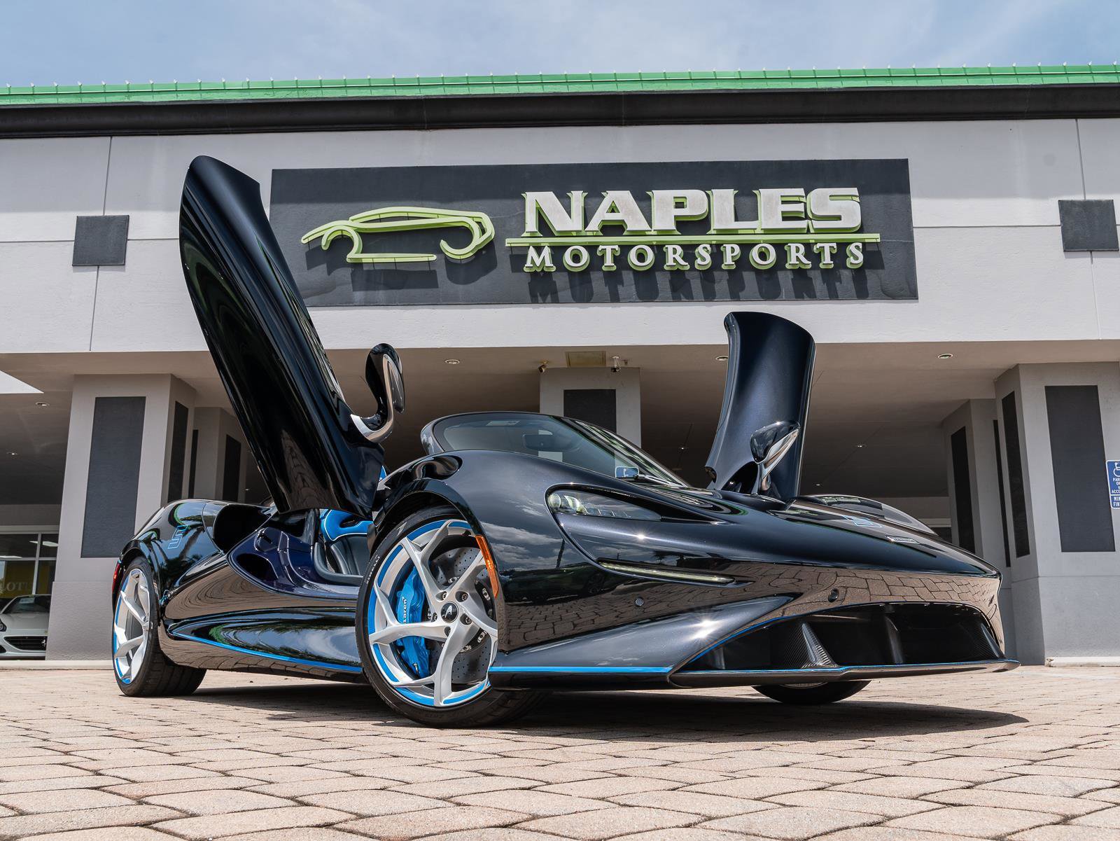Used 2021 McLaren Elva RWD image 5