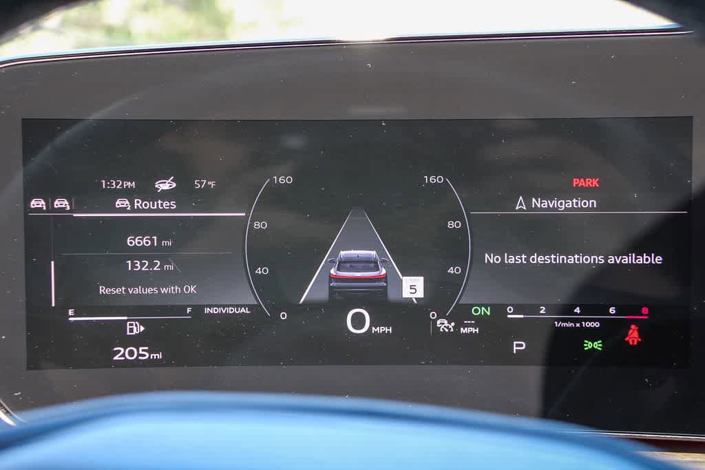 Used 2025 Audi Q5 Premium Plus w/ Premium Plus AWD/4WD image 24