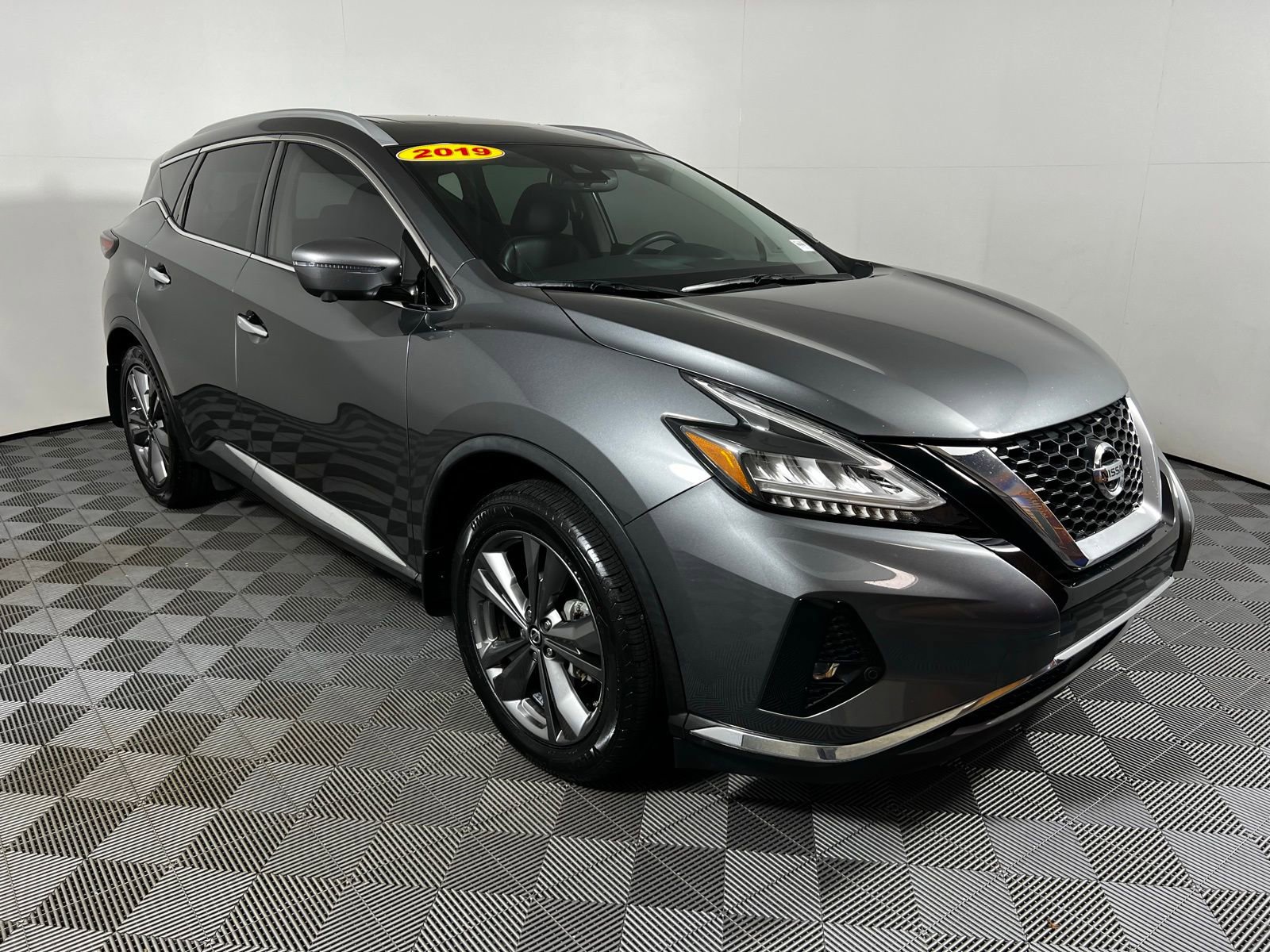 Used 2019 Nissan Murano Platinum w/ Cargo Package image 3