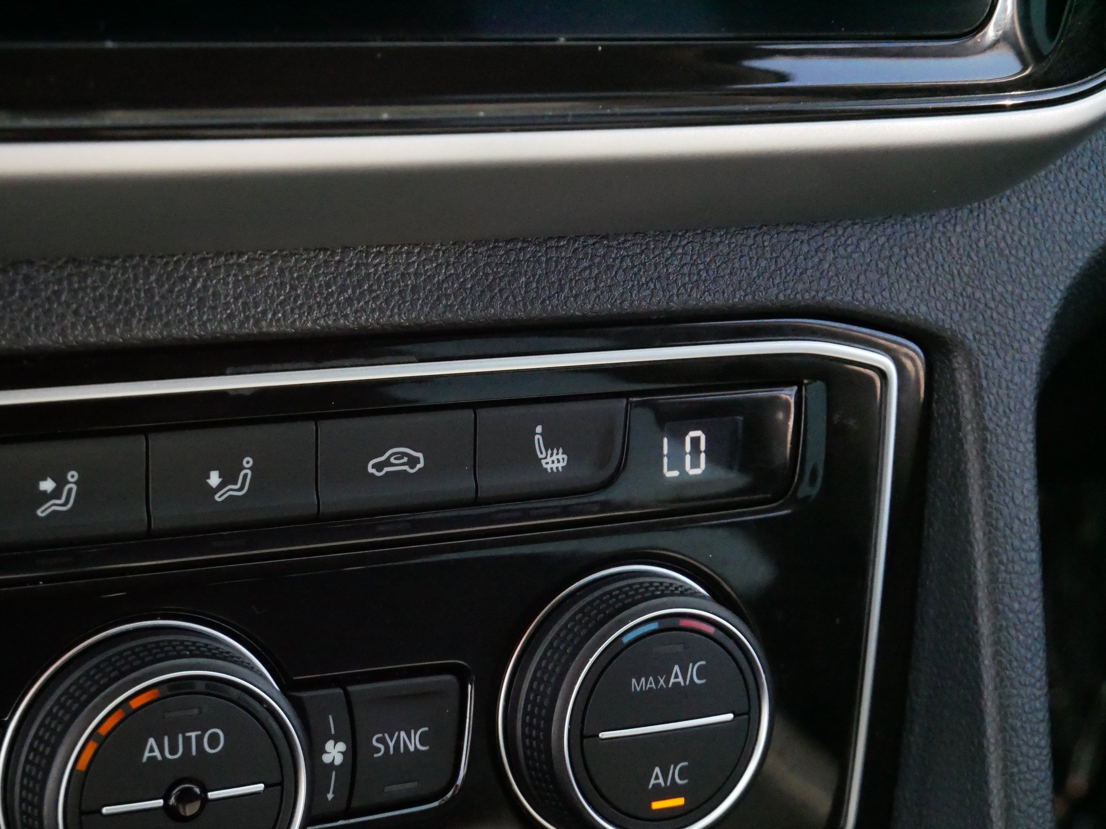 Certified 2023 Volkswagen Atlas SE image 27