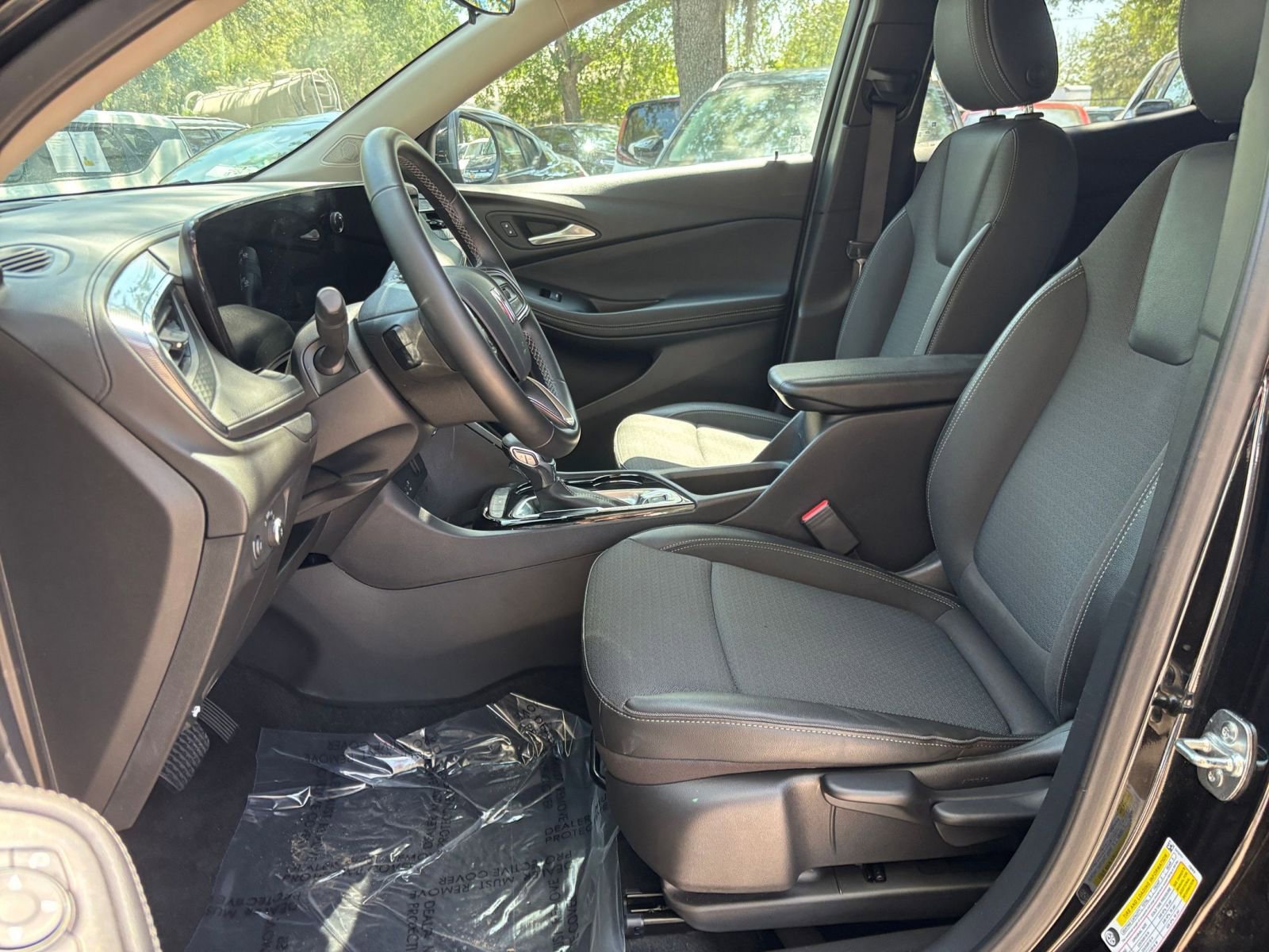 Used 2025 Buick Encore GX Preferred FWD image 25
