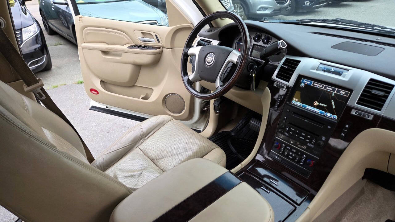 Used 2010 Cadillac Escalade ESV Luxury AWD/4WD image 41