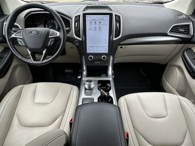 Used 2022 Ford Edge Titanium w/ Class II Trailer Tow Package AWD/4WD image 10