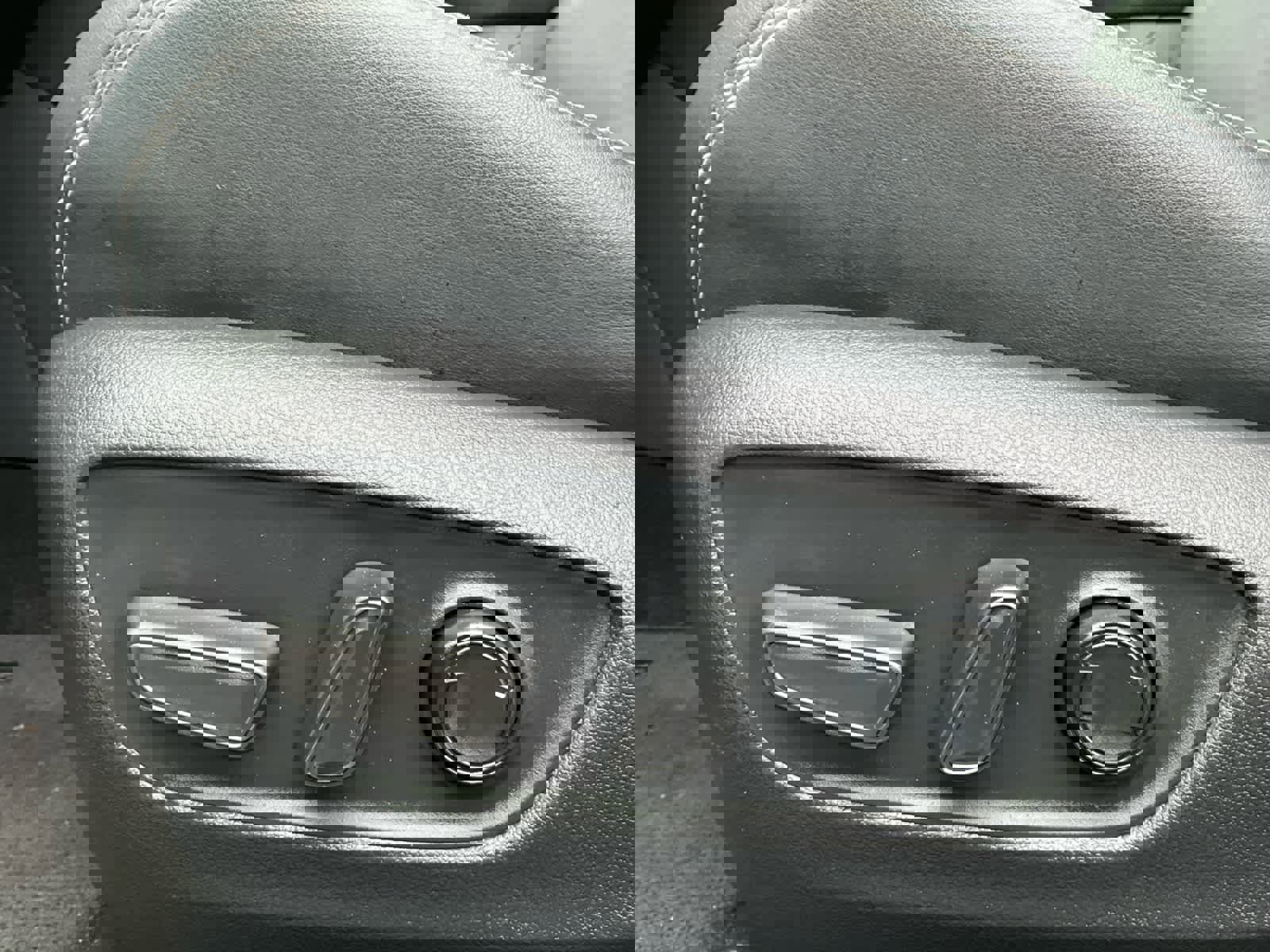 Used 2021 Toyota RAV4 XLE Premium image 21