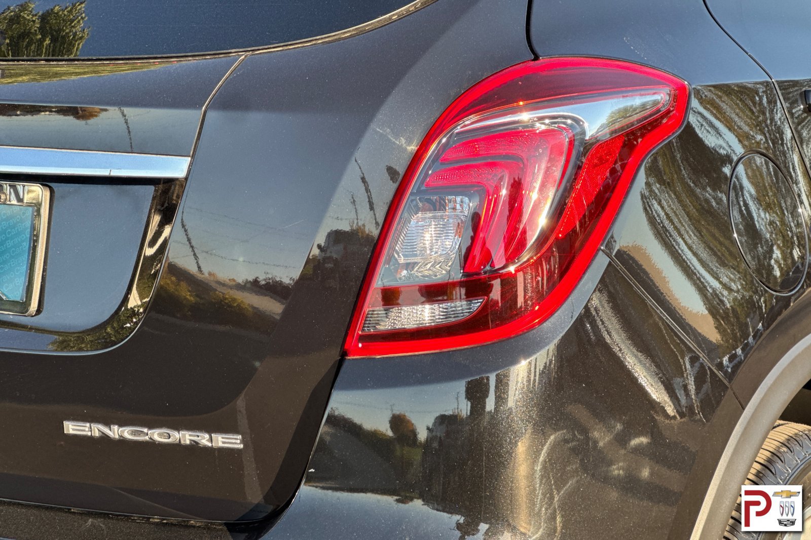 Certified 2020 Buick Encore Preferred w/ Safety Package FWD image 33