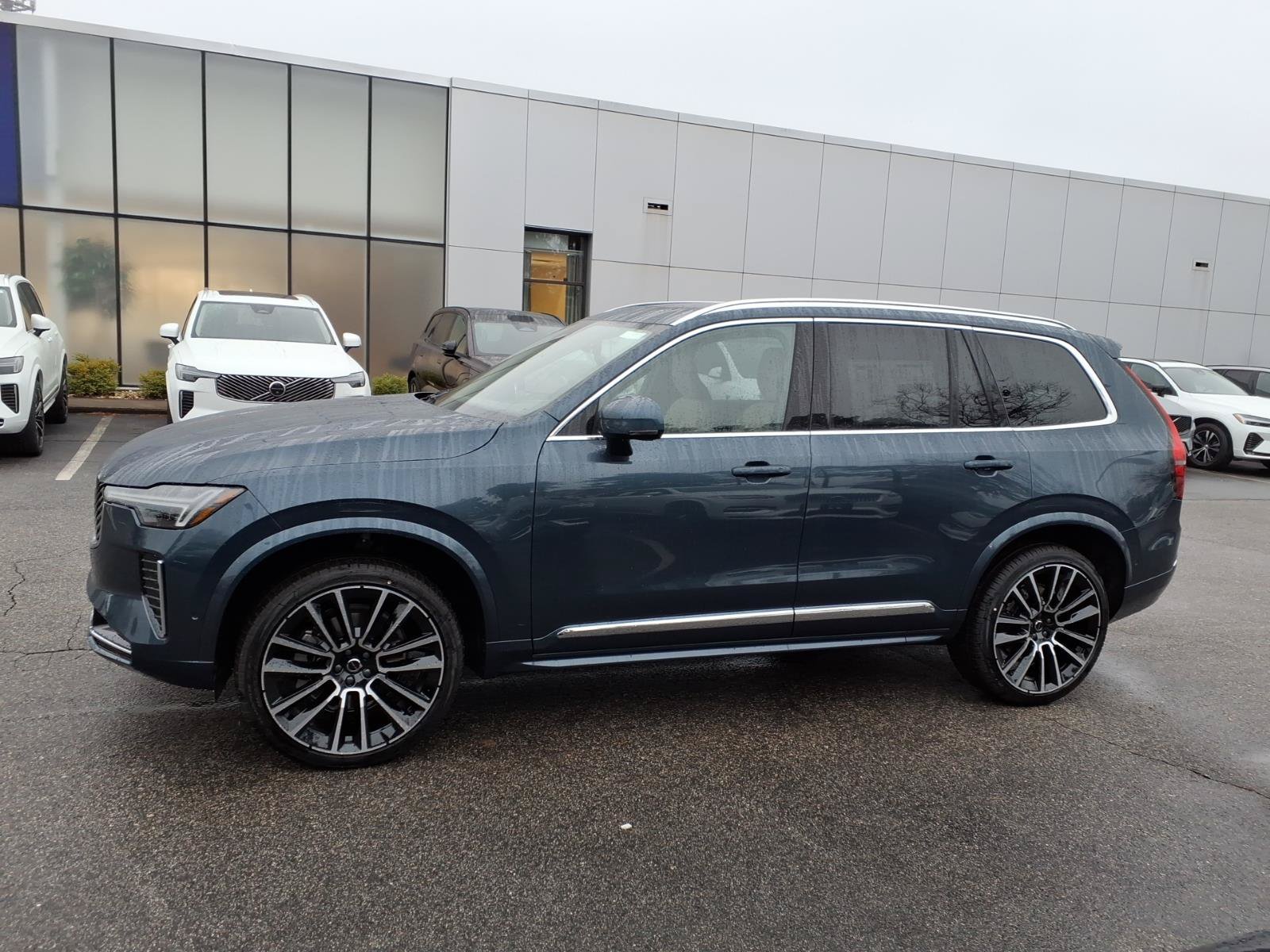 New 2026 Volvo XC90 B6 Plus w/ Protection Package Premier AWD/4WD image 8