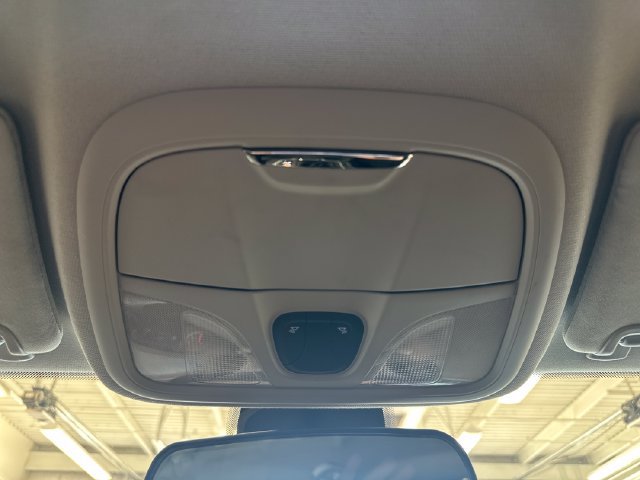 Used 2019 Jeep Cherokee Latitude w/ Popular Appearance Group AWD/4WD image 35