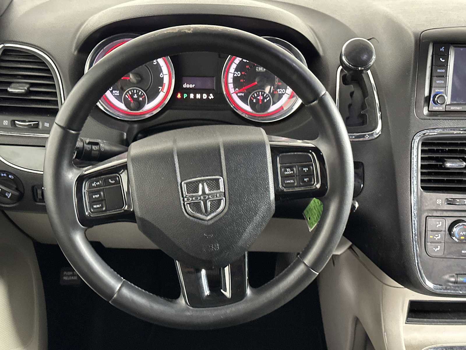 Used 2014 Dodge Grand Caravan SXT FWD image 14