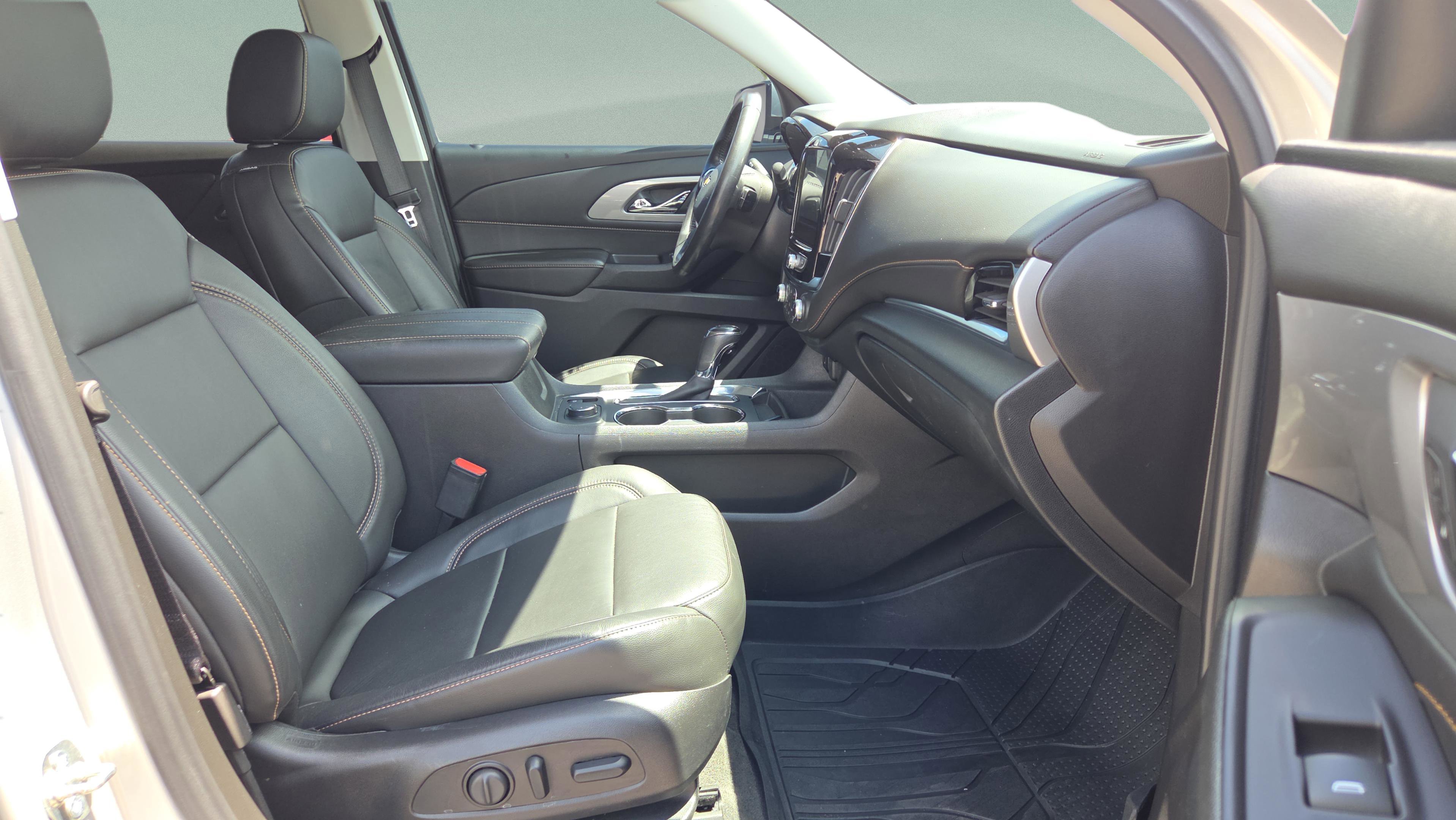 Used 2019 Chevrolet Traverse RS w/ LPO, 'HIT The Road' Package image 21