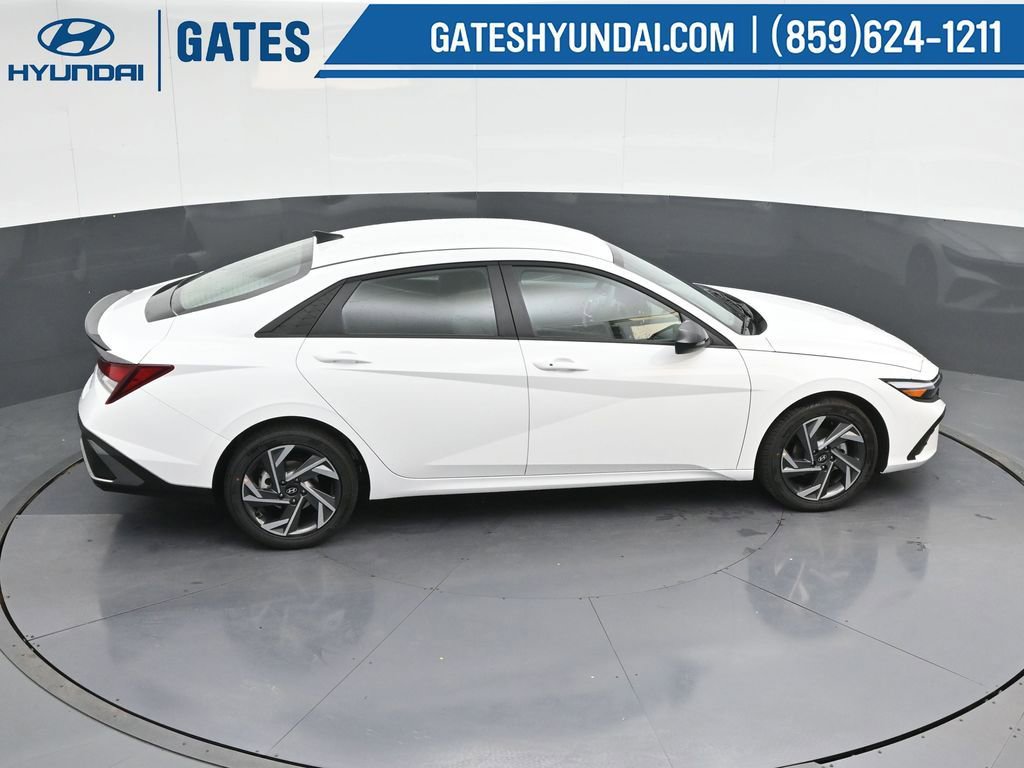 Used 2025 Hyundai Elantra Sport FWD image 38