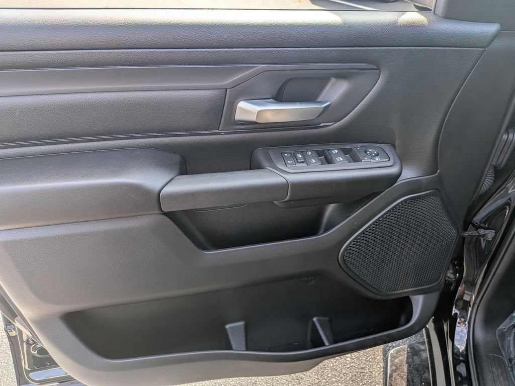 New 2026 RAM 1500 Express AWD/4WD image 10