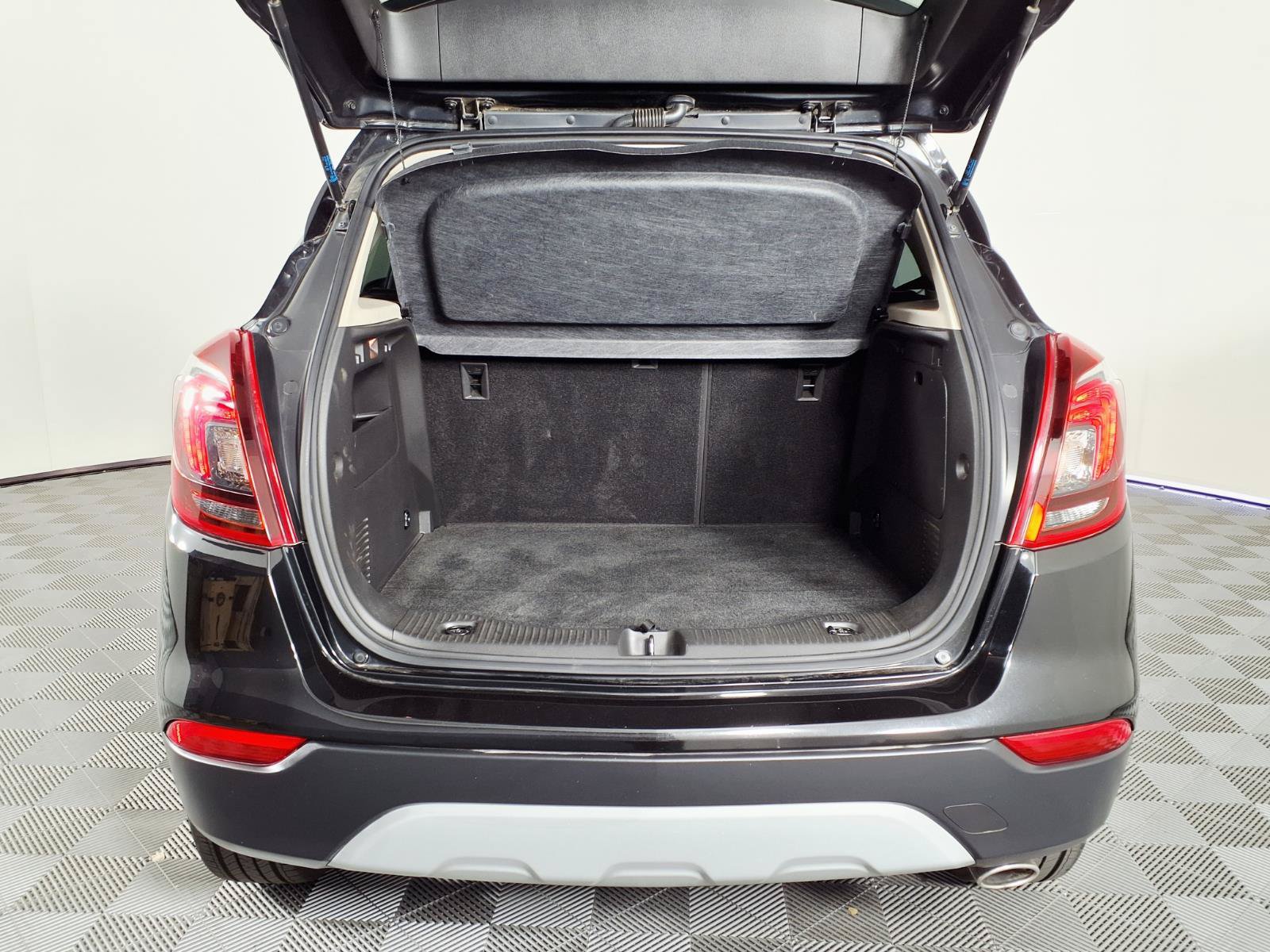 Used 2020 Buick Encore Preferred w/ Safety Package AWD/4WD image 8