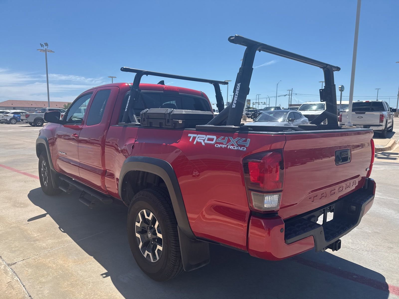 Used 2018 Toyota Tacoma TRD Off-Road w/ Technology Package AWD/4WD image 5
