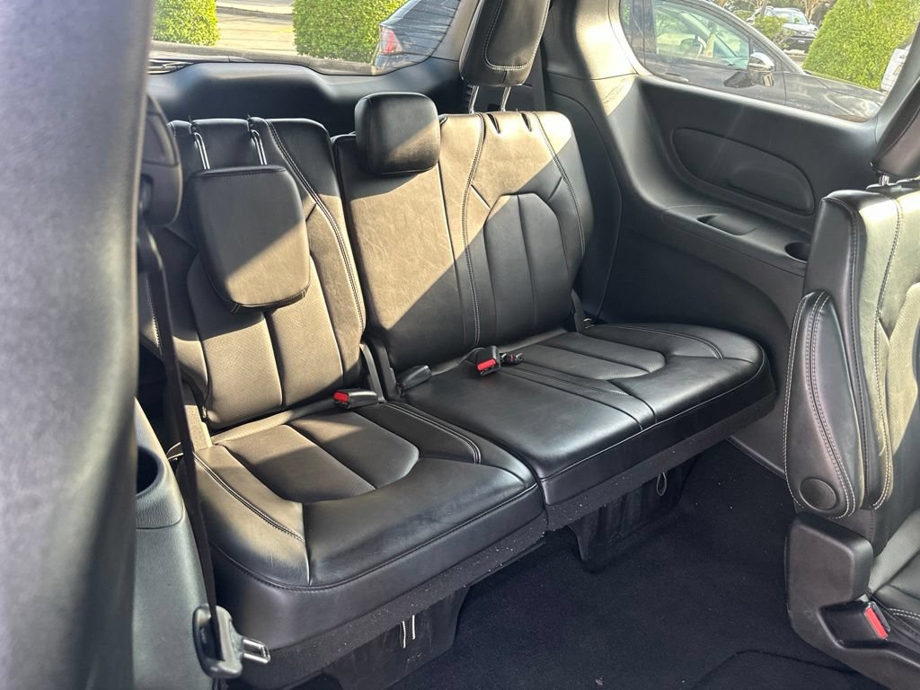 Used 2025 Chrysler Pacifica Select FWD image 31