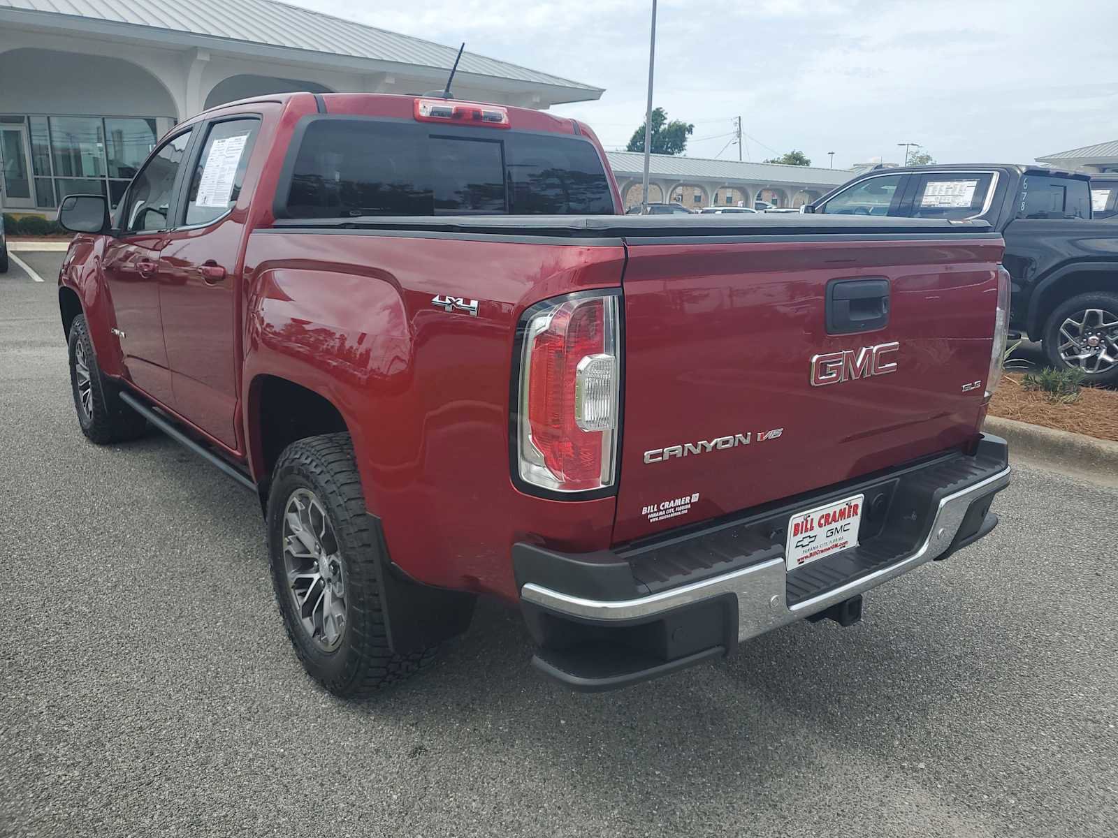 Used 2020 GMC Canyon SLE w/ Driver Alert Package AWD/4WD image 3