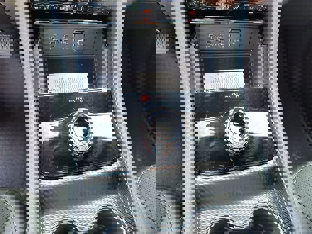 New 2025 Jeep Grand Cherokee L Laredo image 19