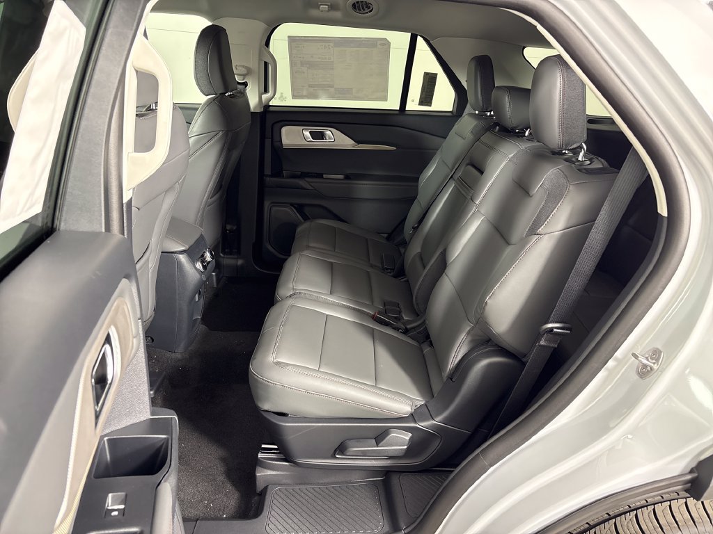 New 2026 Ford Explorer Active w/ Active Comfort Package RWD image 30