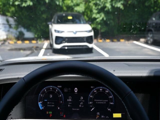 New 2026 Volkswagen Tiguan SE AWD/4WD image 23