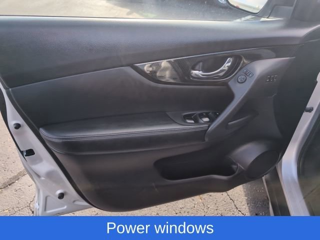 Used 2017 Nissan Rogue SL image 15