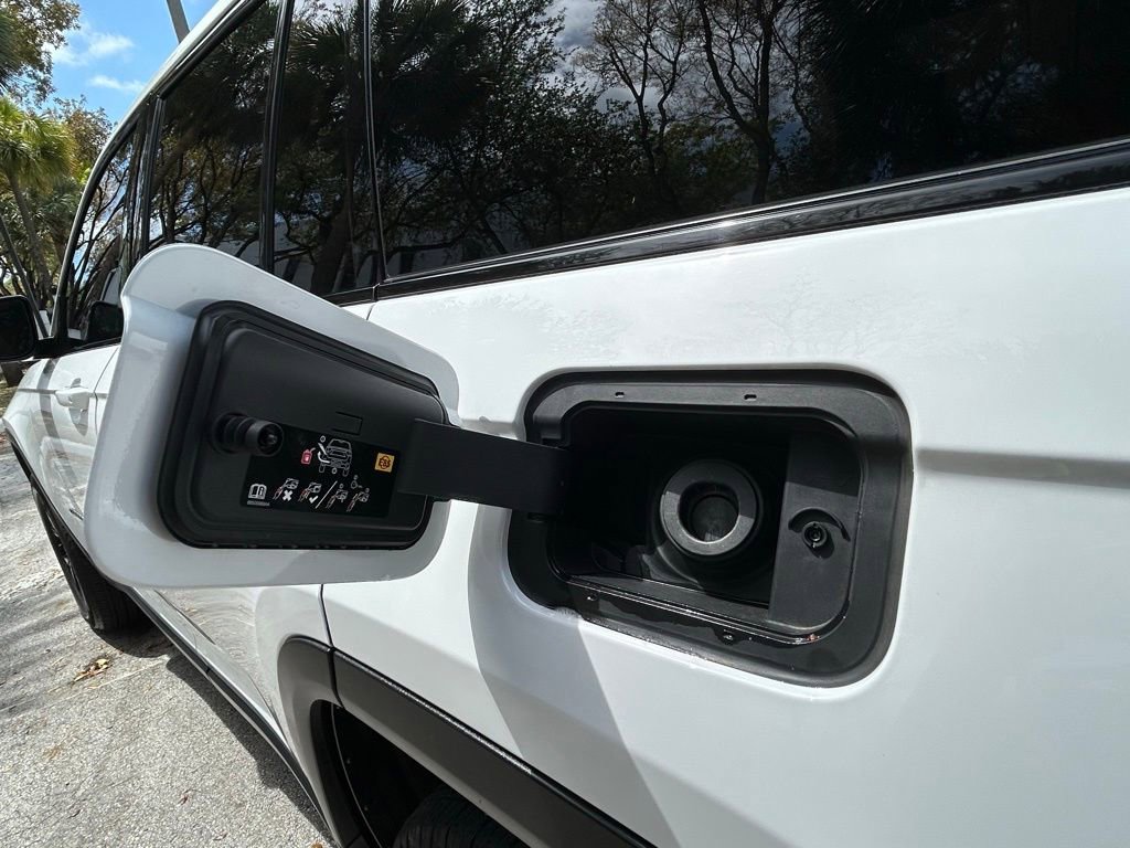 Used 2024 Jeep Grand Cherokee Altitude image 43