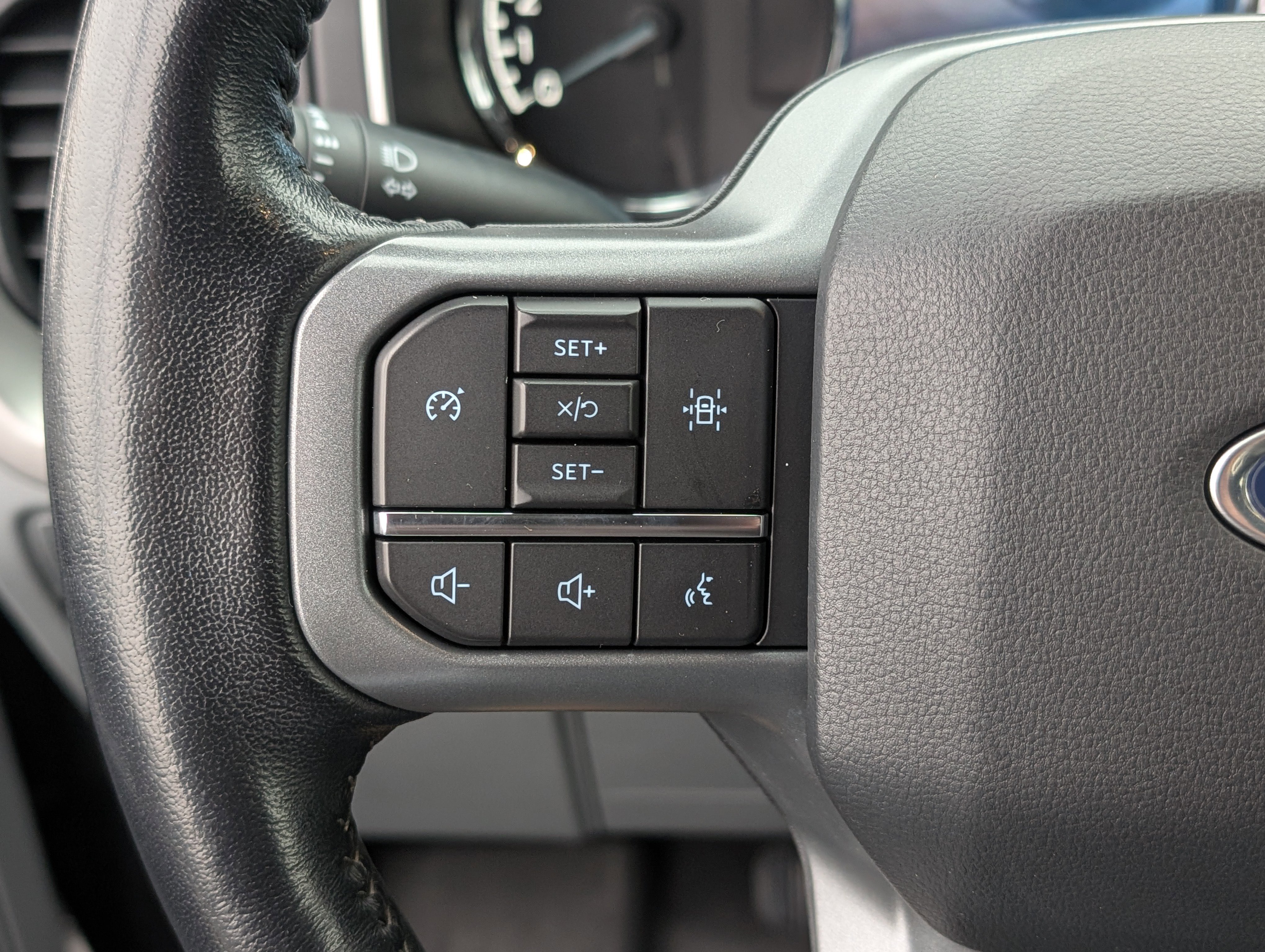 Certified 2022 Ford F150 XLT w/ Equipment Group 302A High image 20