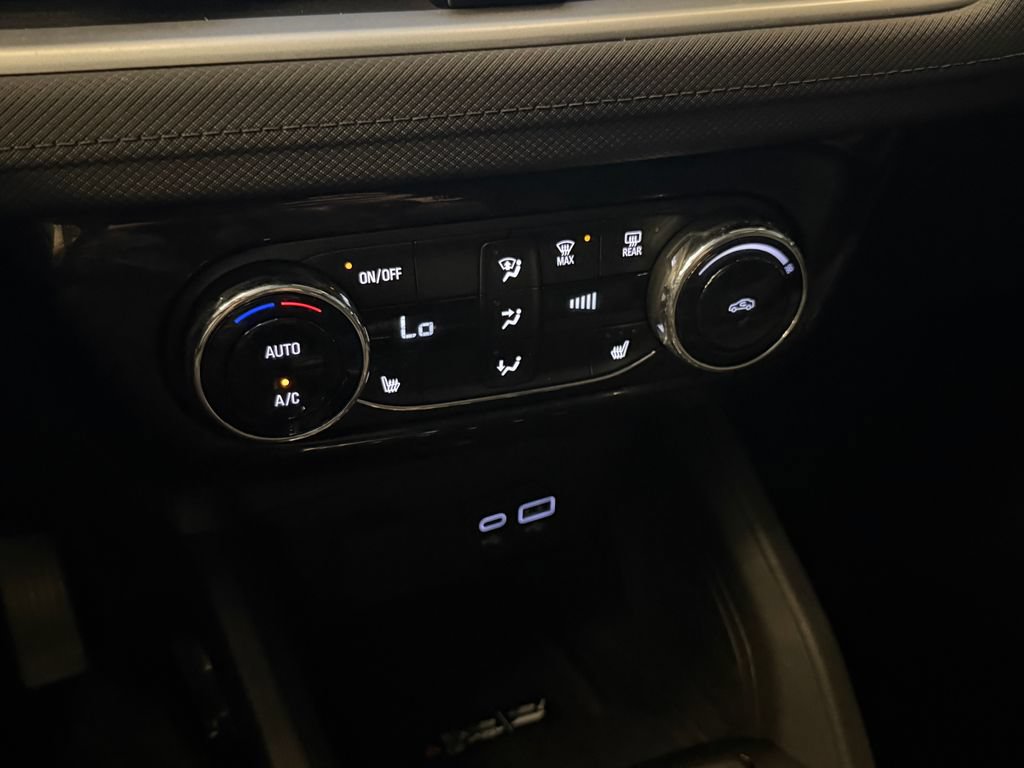 Used 2025 Chevrolet TrailBlazer LT w/ Convenience Package AWD/4WD image 15
