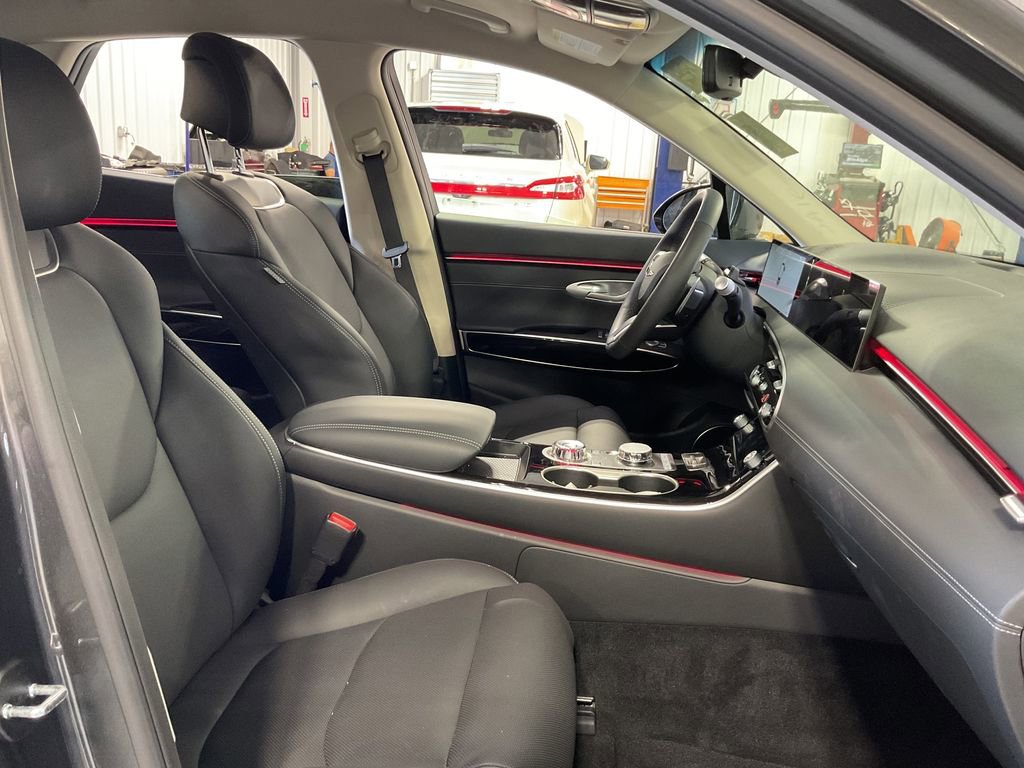 Used 2026 Genesis GV70 2.5T AWD/4WD image 11