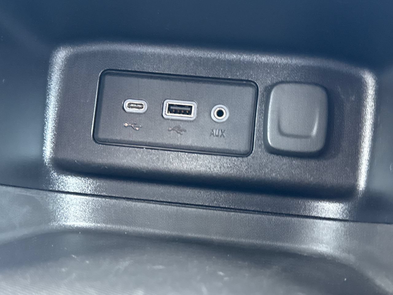 Used 2019 Chevrolet Equinox LT w/ LPO, Blackout Package FWD image 23