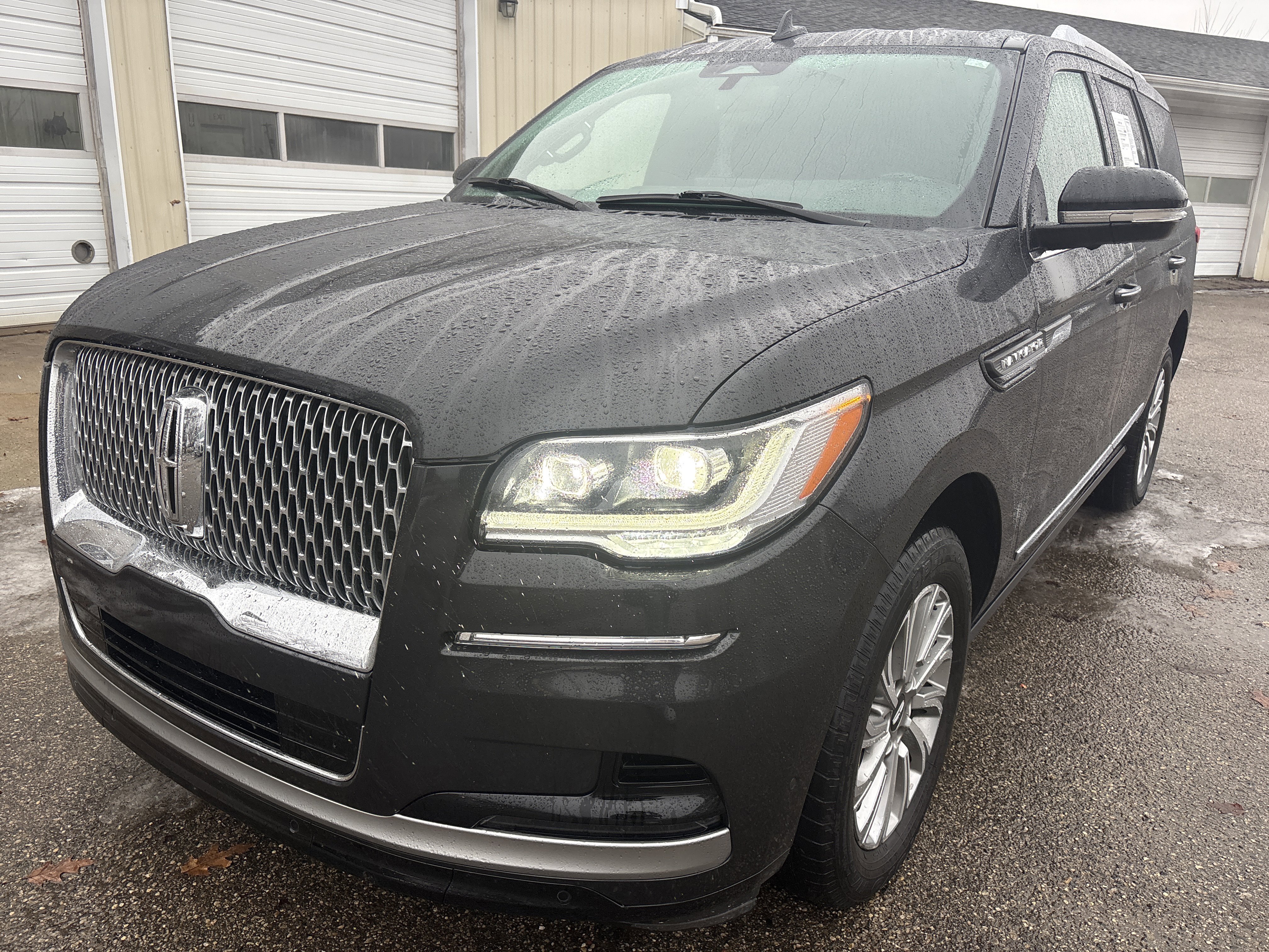 Used 2023 Lincoln Navigator 4WD image 12