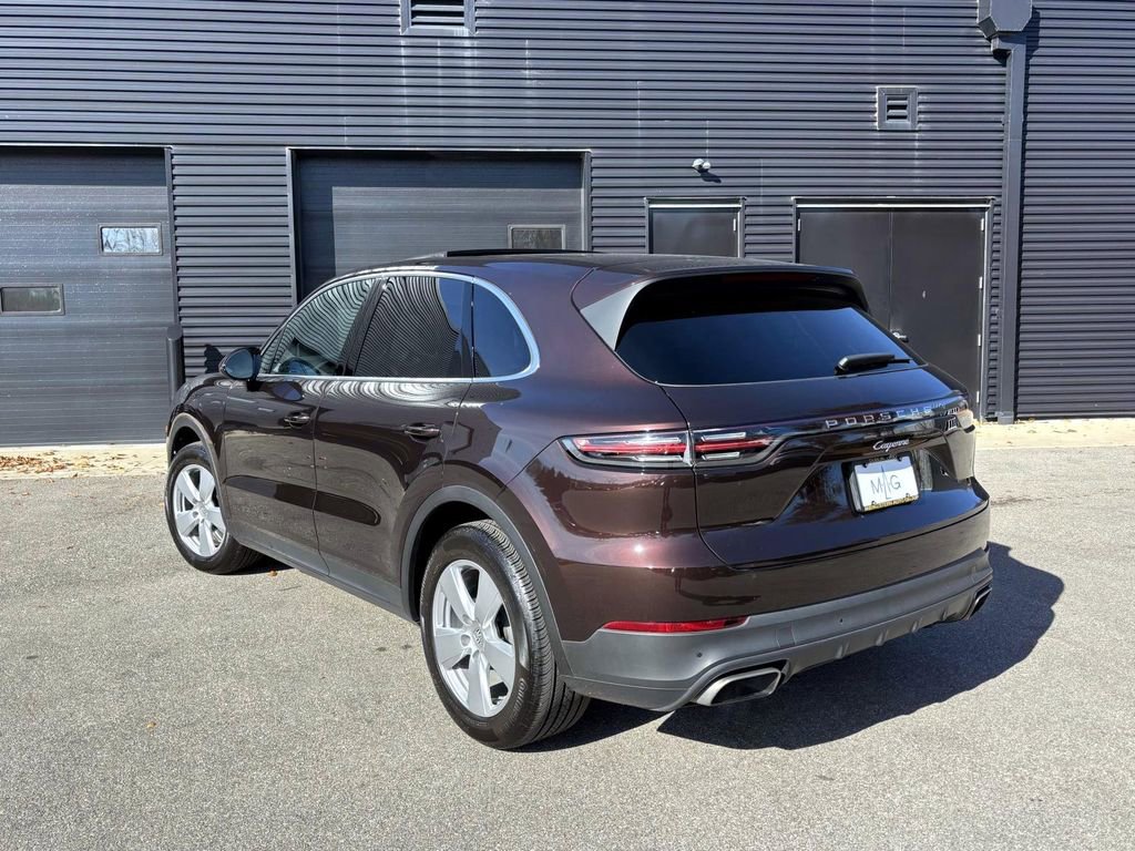 Certified 2022 Porsche Cayenne image 3