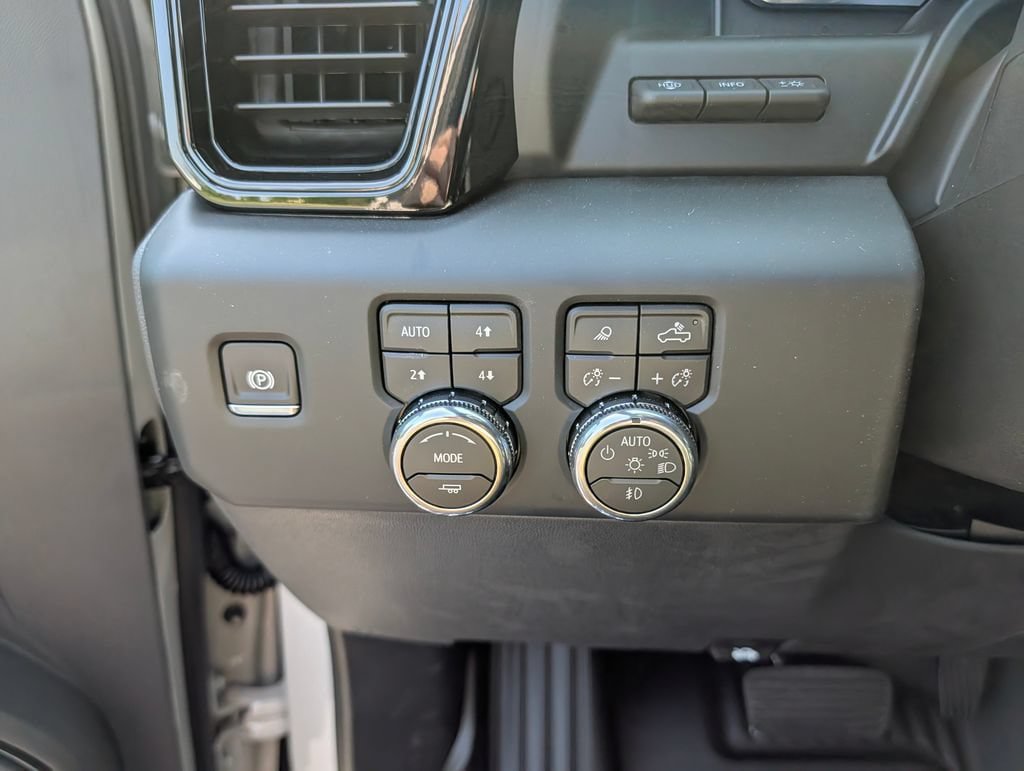 New 2026 GMC Sierra 1500 AT4 w/ AT4 Premium Package AWD/4WD image 14