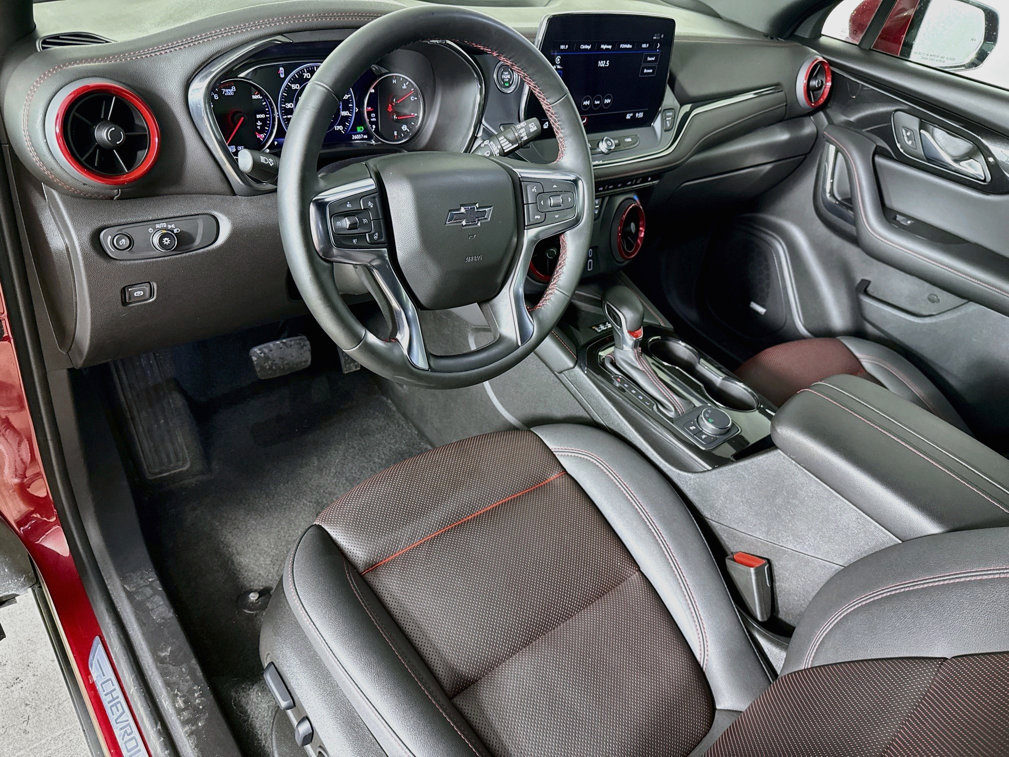 Used 2025 Chevrolet Blazer RS FWD image 8