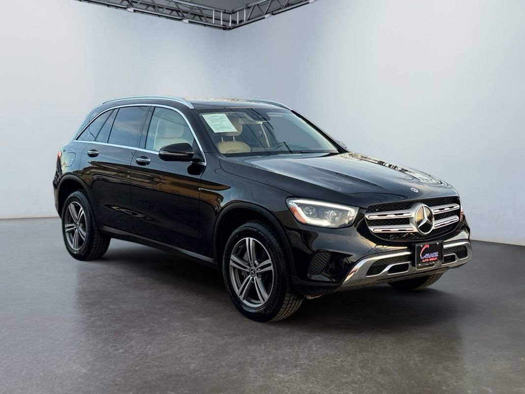 Used 2020 Mercedes-Benz GLC 300 4MATIC w/ Exterior Lighting Package image 3