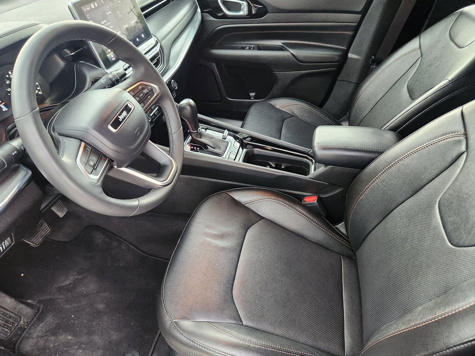 Used 2023 Jeep Compass Limited AWD/4WD image 13