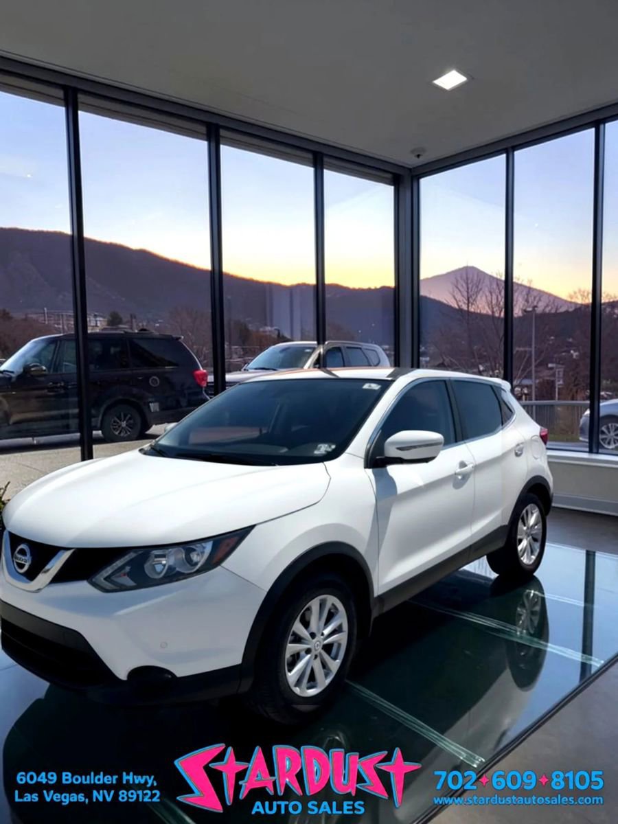 Used 2018 Nissan Rogue Sport S w/ S Appearance Package FWD image 1