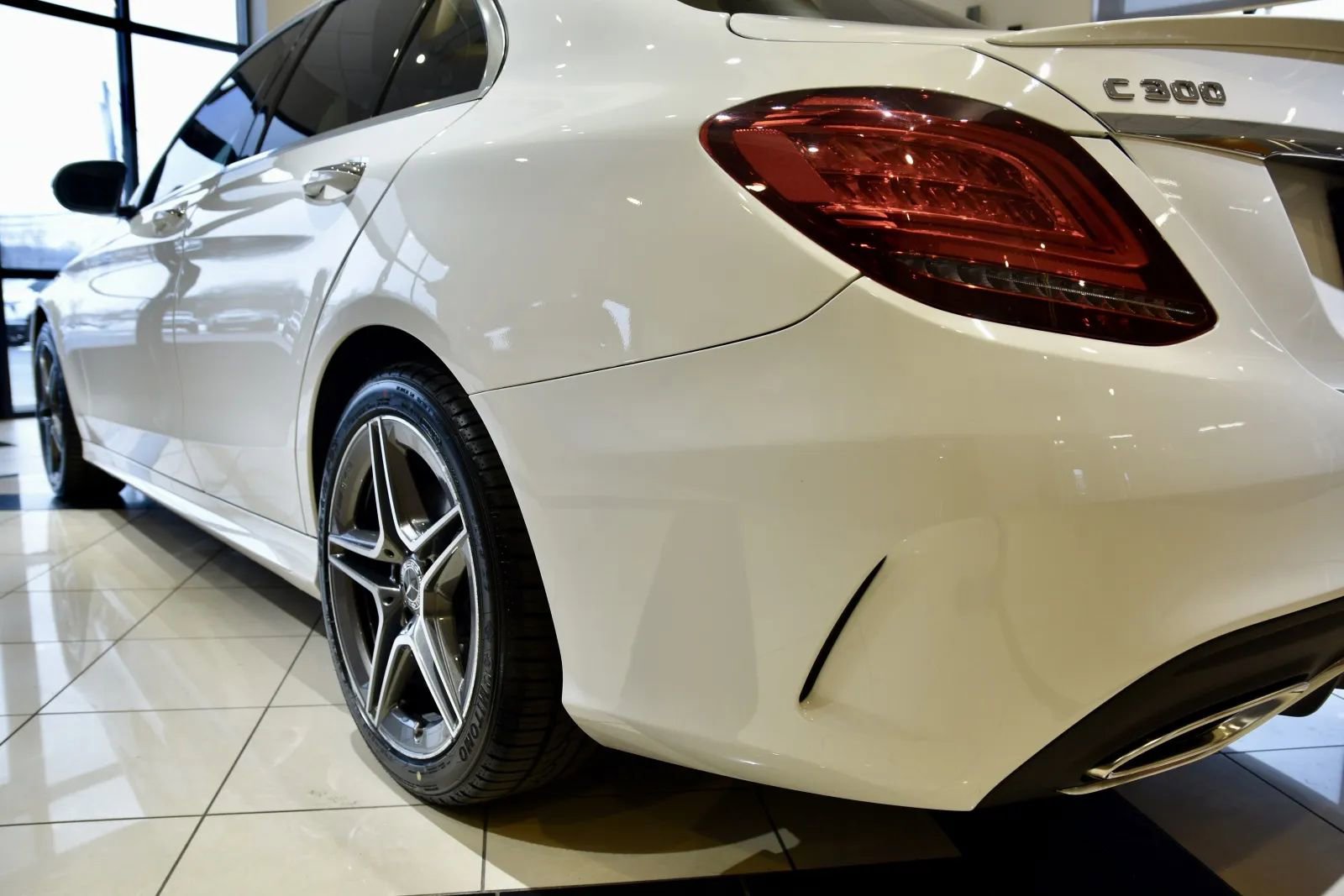 Used 2020 Mercedes-Benz C 300 4MATIC Sedan image 9