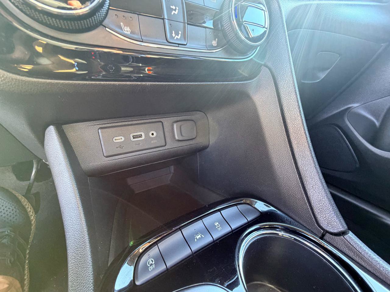 Used 2021 Buick Encore GX Essence FWD image 23
