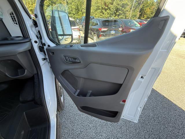 New 2026 Ford Transit 250 148 Medium Roof image 31