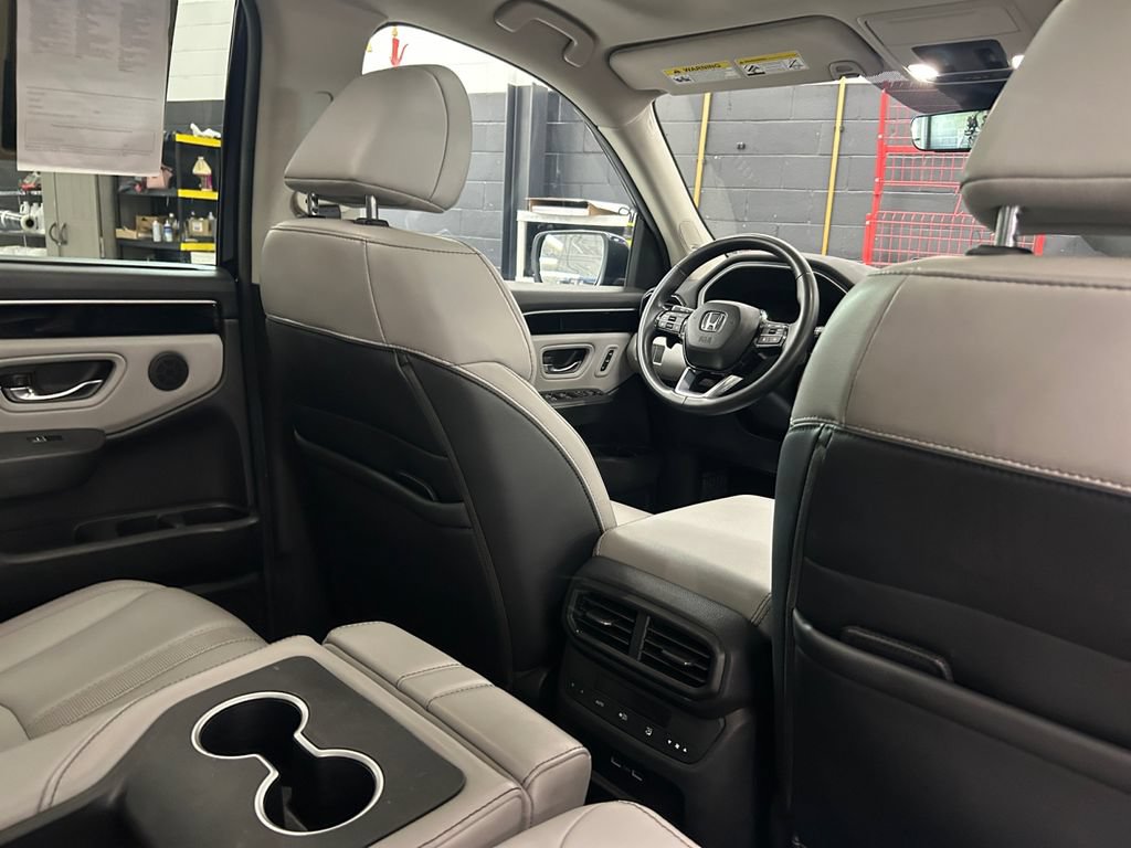 Certified 2023 Honda Pilot Touring image 27