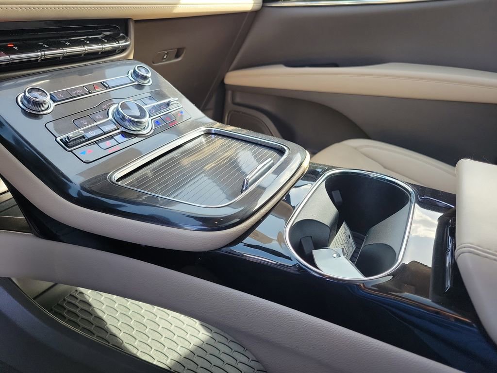 Certified 2022 Lincoln Nautilus Reserve image 28