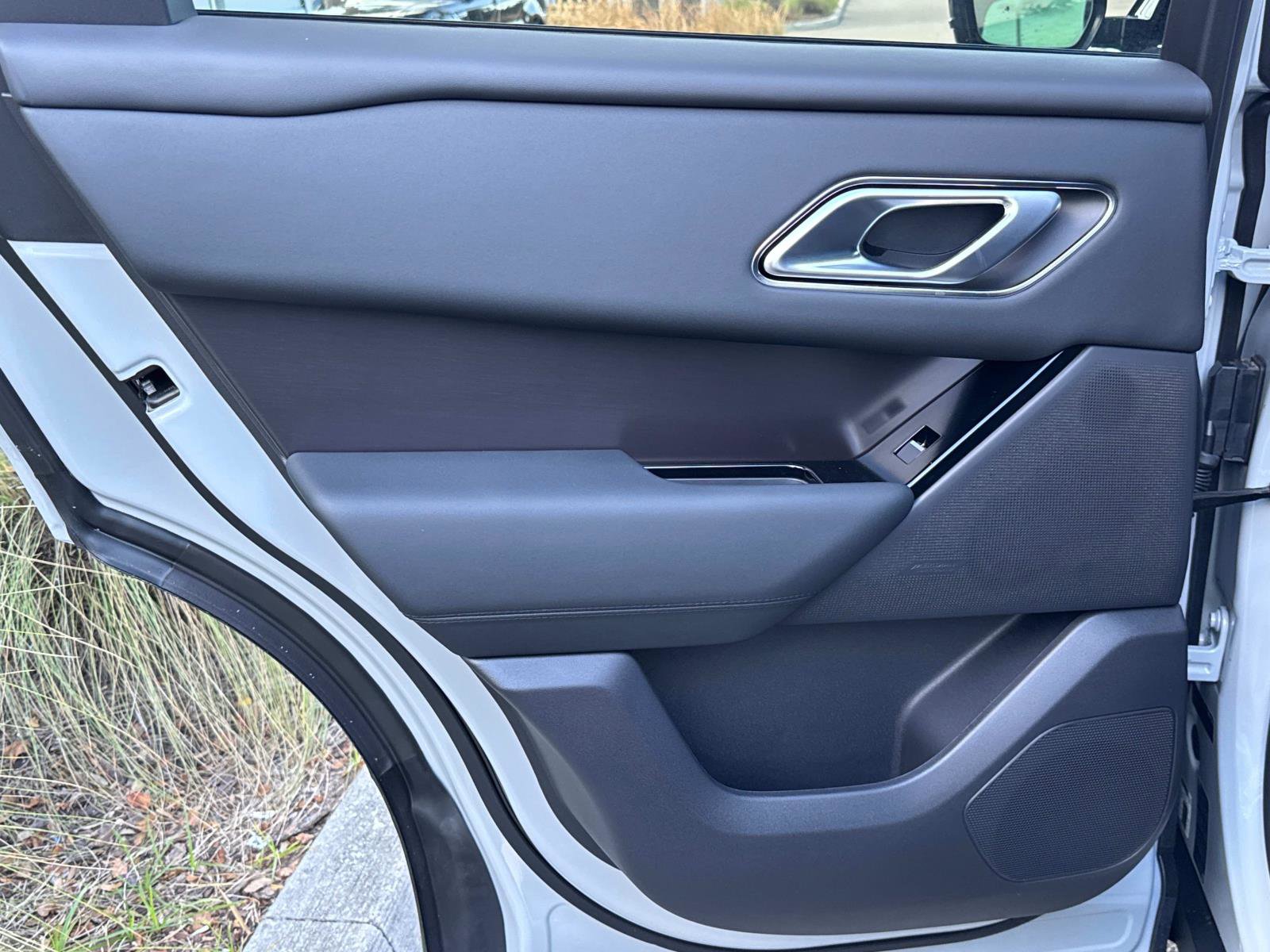 New 2026 Land Rover Range Rover Velar Dynamic SE image 13