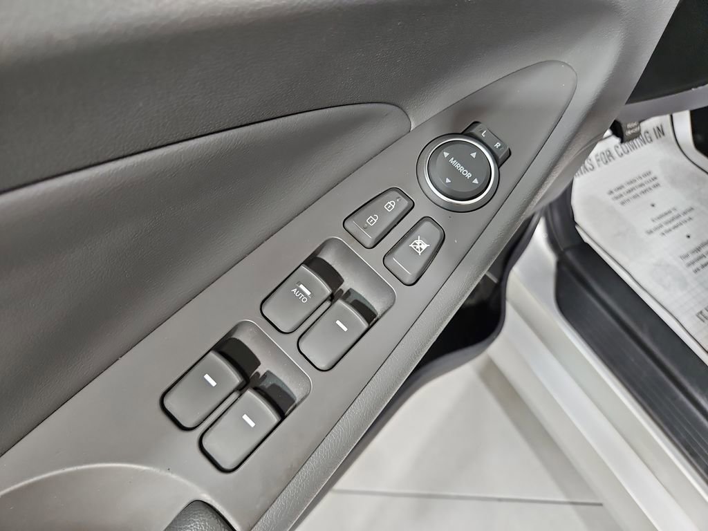 Used 2015 Hyundai Sonata Hybrid FWD image 12