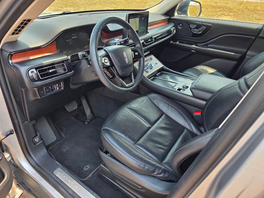 Used 2022 Lincoln Aviator Reserve w/ Equipment Group 201A AWD/4WD image 25