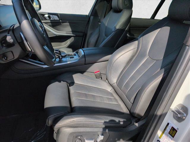Used 2022 BMW X7 xDrive40i w/ M Sport Package AWD/4WD image 17