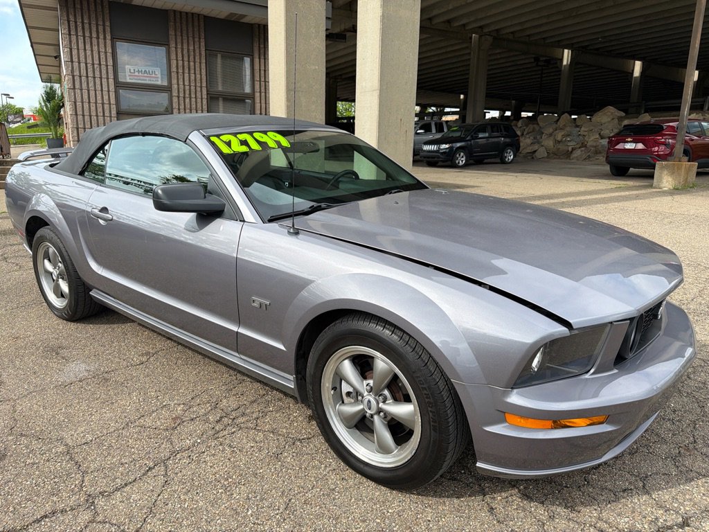 Used 2006 Ford Mustang GT RWD image 4