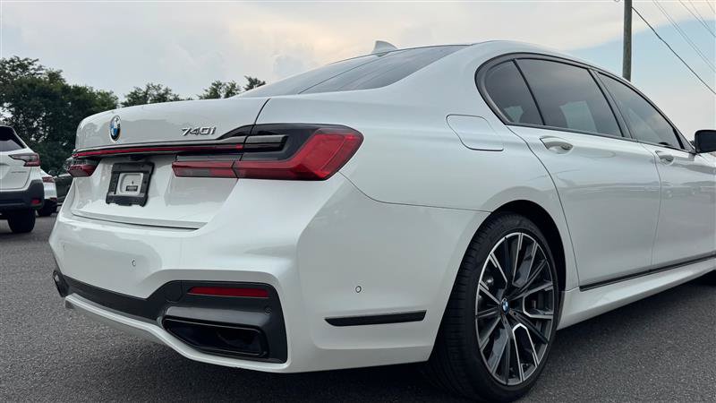 Used 2022 BMW 740i w/ M Sport Package RWD image 30